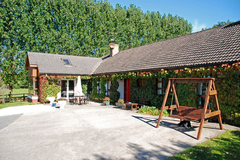 The Bungalow Farmhouse Clomantagh Exterior photo